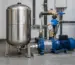 vas de expansiune 100 L inox montat într-o instalație de hidrofor