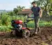 Motocultor de 7 CP folosit într-o gospodărie pentru pregătirea solului