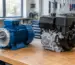 Comparație vizuală între motoare electrice vs motoare pe benzină pe un banc de lucru
