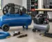 Compresor de aer pe curea și compresor compact într-un atelier
